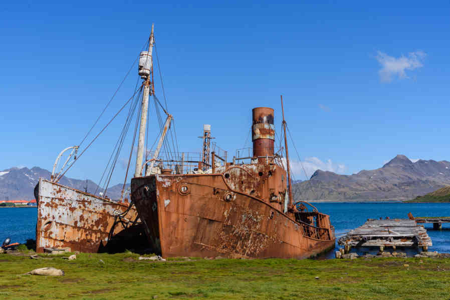 Islas Georgias del Sur 035 - Grytviken - Harpon Jetty.jpg